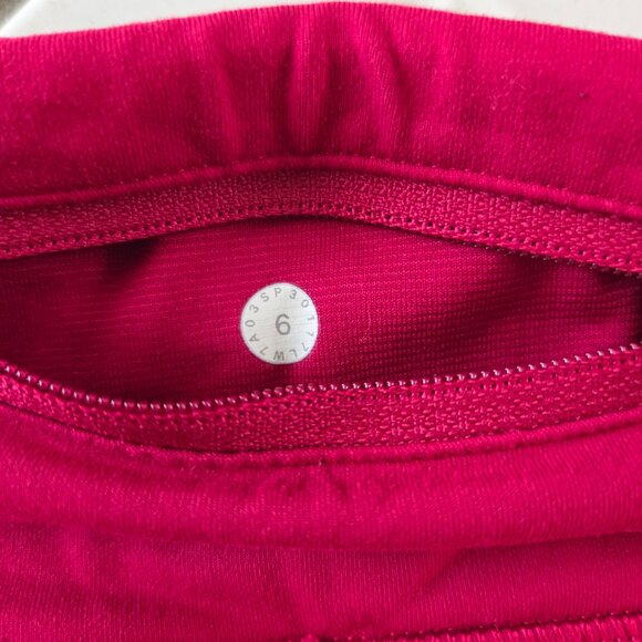 Lululemon Run Times Shorts Ruby Red 6 - Picture 4 of 4